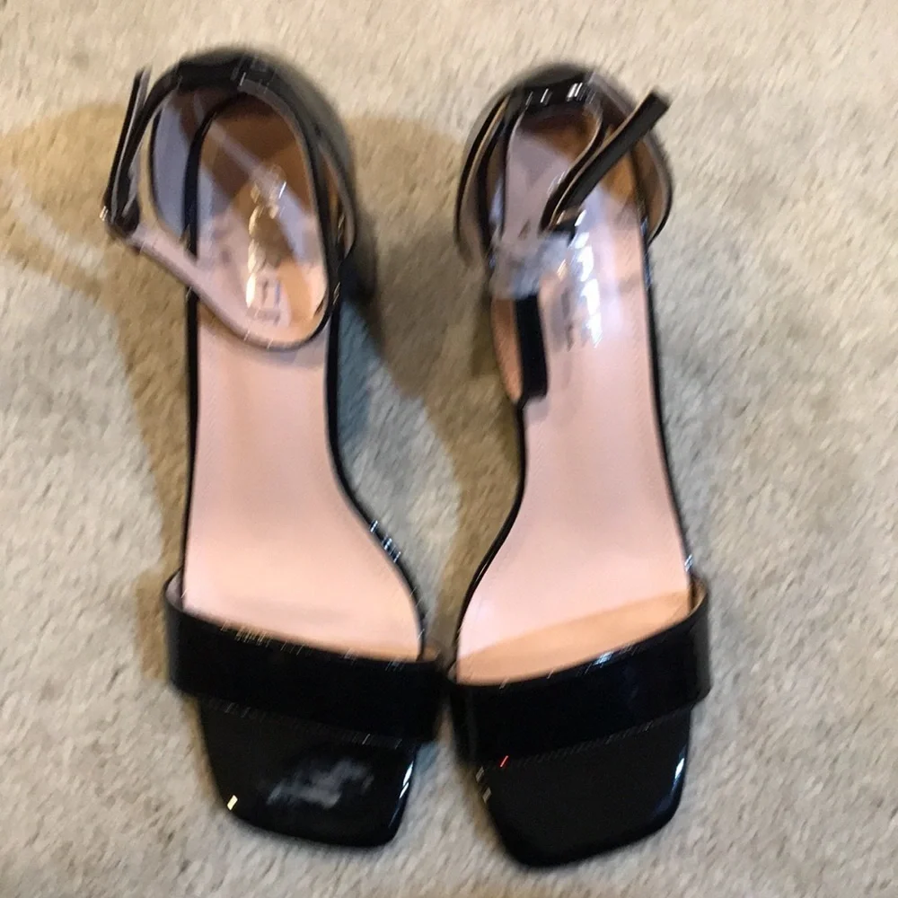 Ubee Black Faux Patent Leather Ankle Strap Chunky 3 inch Heel Sandal-Size 8.5